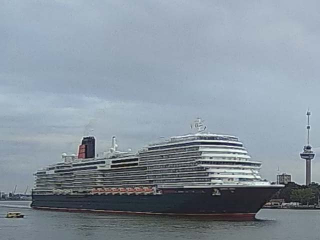 ms Queen Anne in Rotterdam